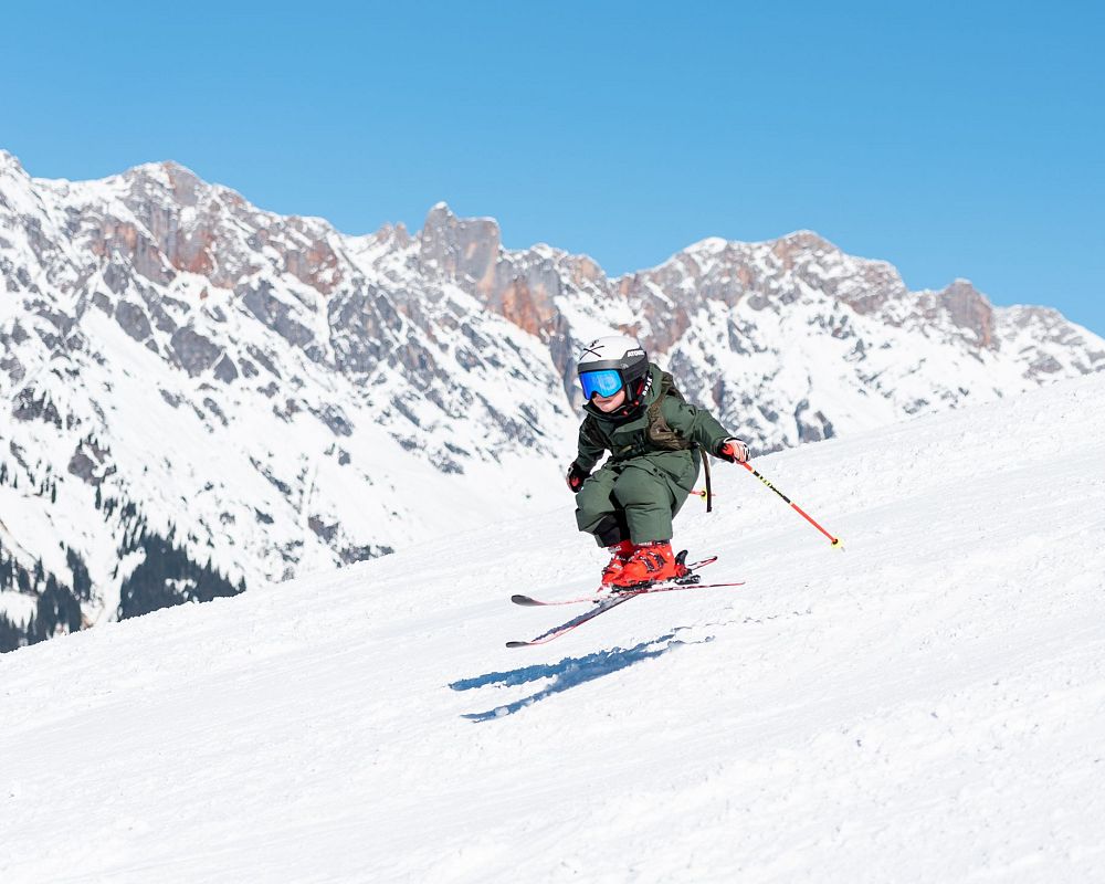 2023_Winter_Skifahren_Winter_Kulinarik_Kinder_Skifahren_Miriam_Lottes_(c)HochkoenigTourismusGmbH_web (125)